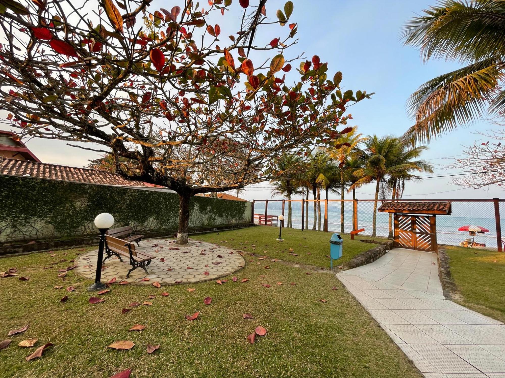 Pe Na Areia Na Praia Das Toninhas - Villagio 24 Porto Feliz Ubatuba Exteriér fotografie