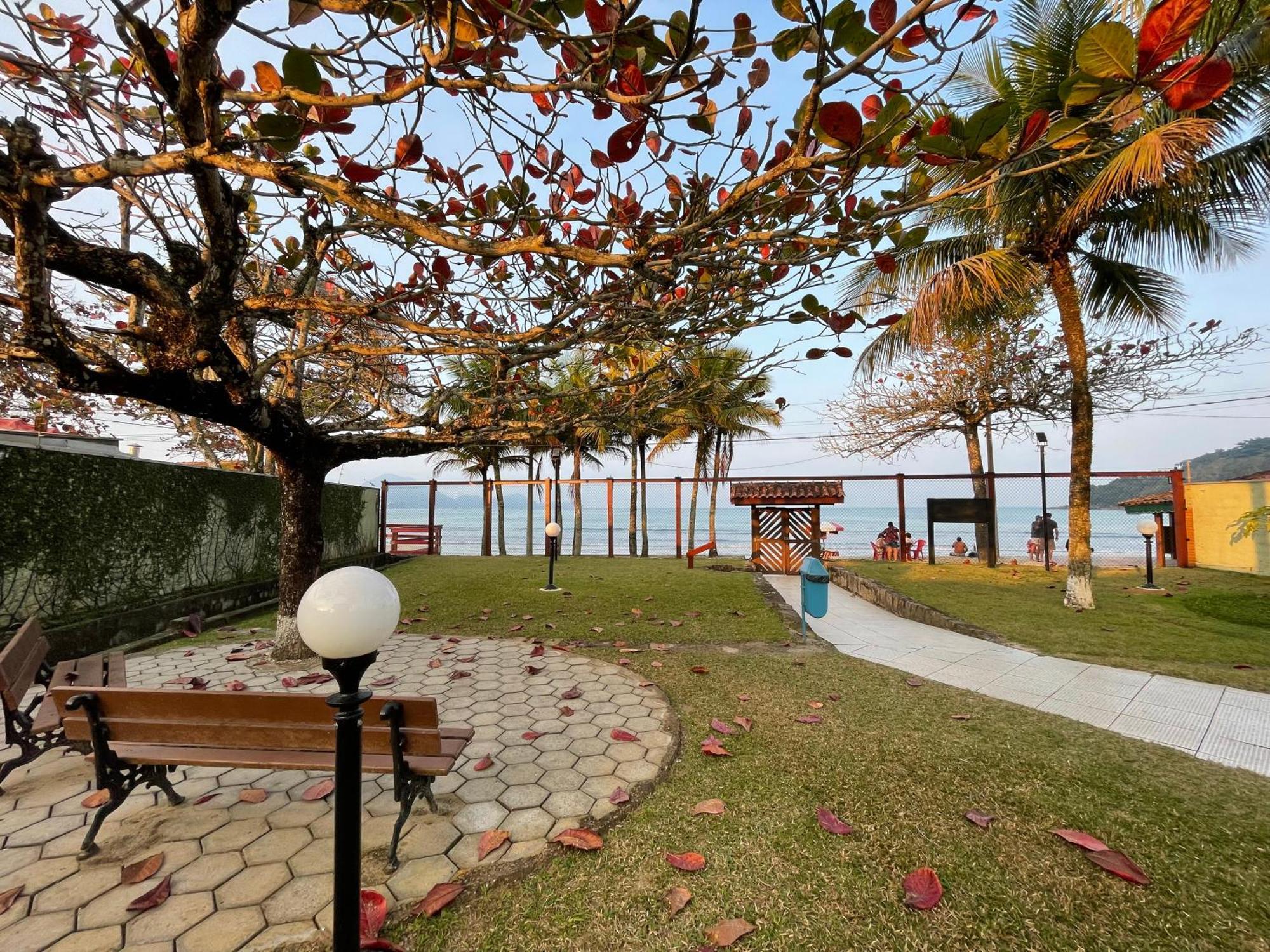 Pe Na Areia Na Praia Das Toninhas - Villagio 24 Porto Feliz Ubatuba Exteriér fotografie